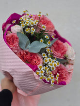 Bijūninių rožių puokštė